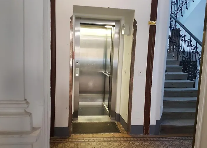 Gorgeous Viennese Apartment 10 Min To City Center